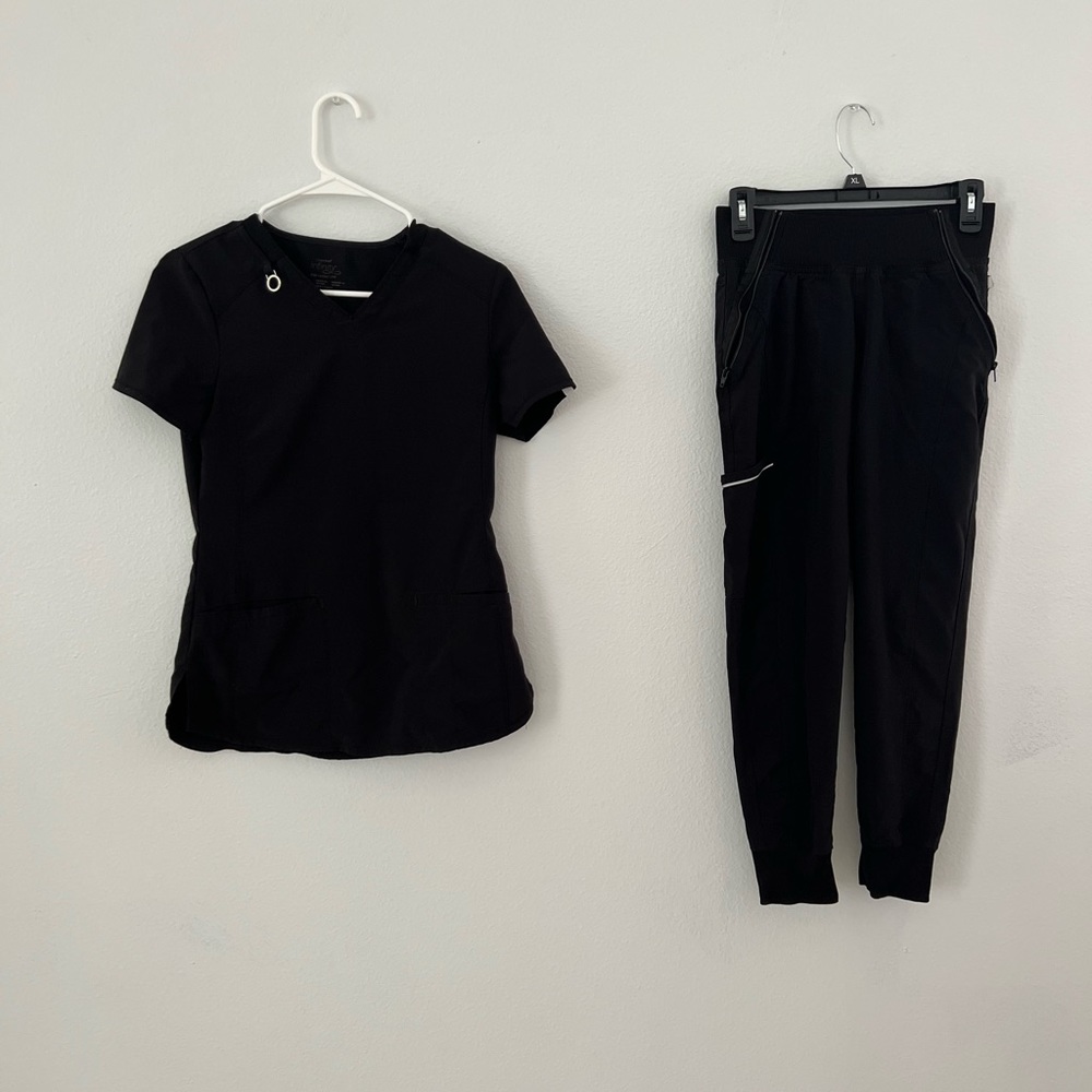 Cherokee Black Scrubs, Set is Infinity brand